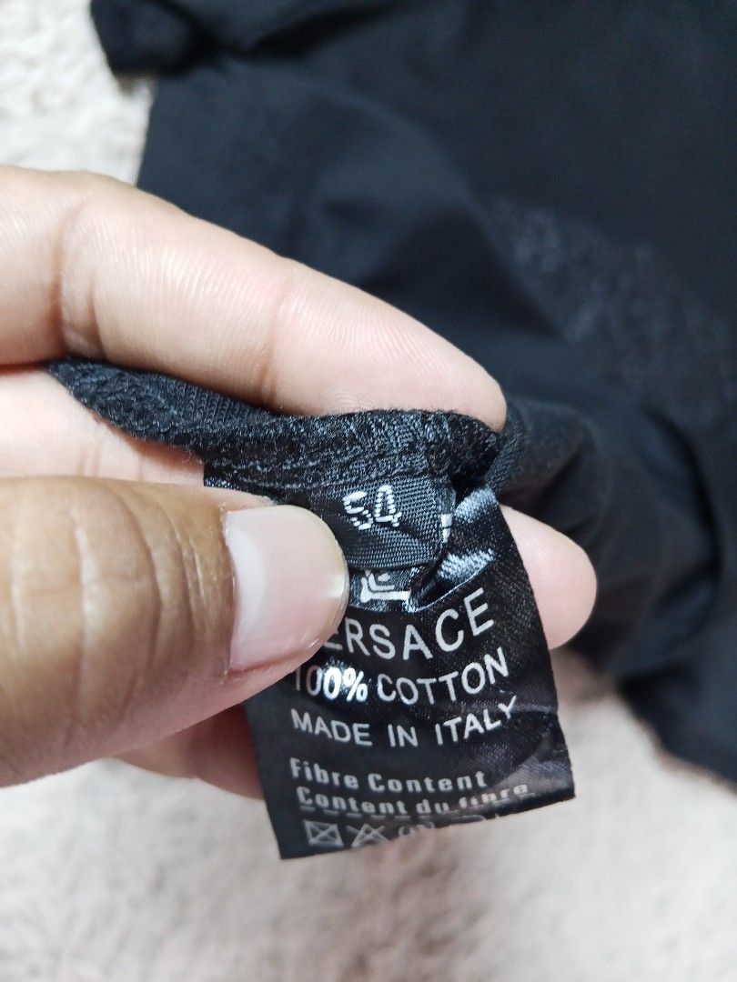 Versace (Category: Activewear) located in Manila. Submitted by aeronroy4577085 (Listing ID 1463626860, Image 3). Description: .