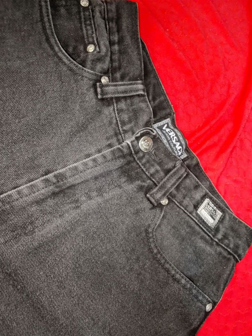 VERSACE WOMEN'S PANTS JEANS (Category: Luxury Accessories) located in Manila. Submitted by ced_thrift_ph (Listing ID 1463712221, Image 2). Description: PM📩 📍 LOCATION MANILA 📦 COURIER JNT LALAMOVE.