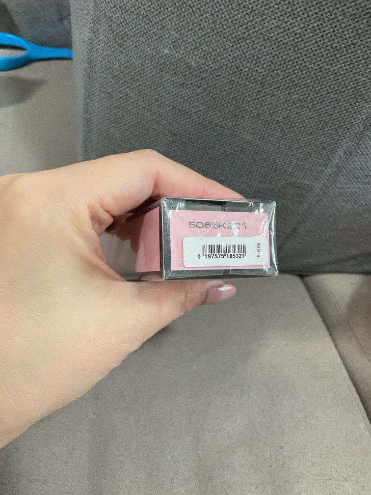Victoria’s Secret Bombshell EDP (Category: Fragrance & Deodorants) located in Quezon City. Submitted by lightly_loved (Listing ID 1463566346, Image 2). Description: New and unopened Purchased last year but no longer have proof of receipt .