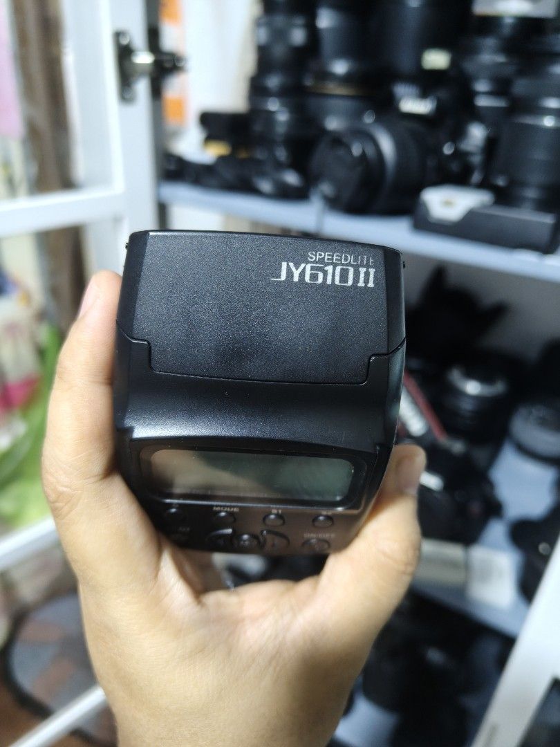 Viltrox JY610 II Speedlite Universal Mini 2,000 Only (Category: Flashes) located in Manila. Submitted by camera.matrix.ph (Listing ID 1463592149, Image 3). Description: Viltrox JY610 II Speedlite Universal Mini 2,000 Only 2k only No issue Fully Working Firing Location Monumento Caloocan city Shipping Lalamove LBC cop cod.