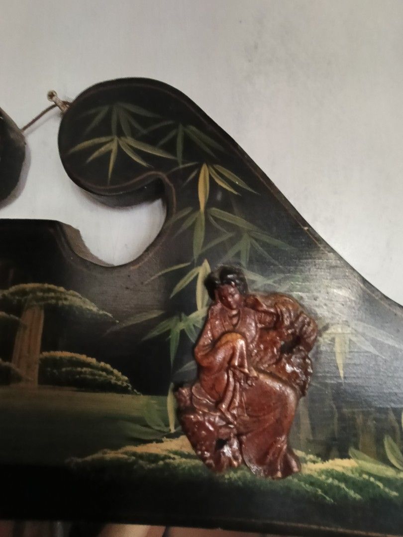 Vintage Asian Oriental Mirror (Category: Mirrors) located in Manila. Submitted by trendyie100 (Listing ID 1463576099, Image 3). Description: Selling as is where is, vintage mirror usong uso eto noon kasabayan ng mg 4seasons na pang display din. The mirror features a distinctively shaped pediment decorated with an East Asian folk-style landscape. It portrays a tranquil scene complete with hills, greenery, and small structures, hand-painted using e