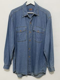 (Category: ) located in . Submitted by saksthriftavenue (Listing ID 1463663529, Image 1). Description: .