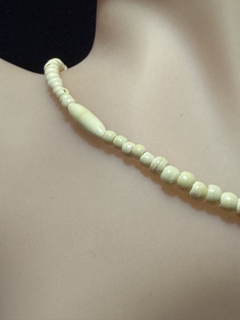 vintage graduated reeded bead necklace (Category: Necklaces) located in Angeles City. Submitted by zyeplustradings (Listing ID 1463596950, Image 3). Description: vintage graduated reeded bead necklace .
