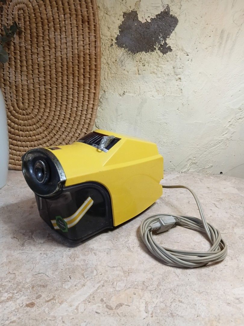 Vintage Hitachi Pencil sharpener (Category: Vintage Collectibles) located in Marikina City. Submitted by brandodracu (Listing ID 1463646485, Image 3). Description: working condition made in japan 100 volts issue seen in the pictures.