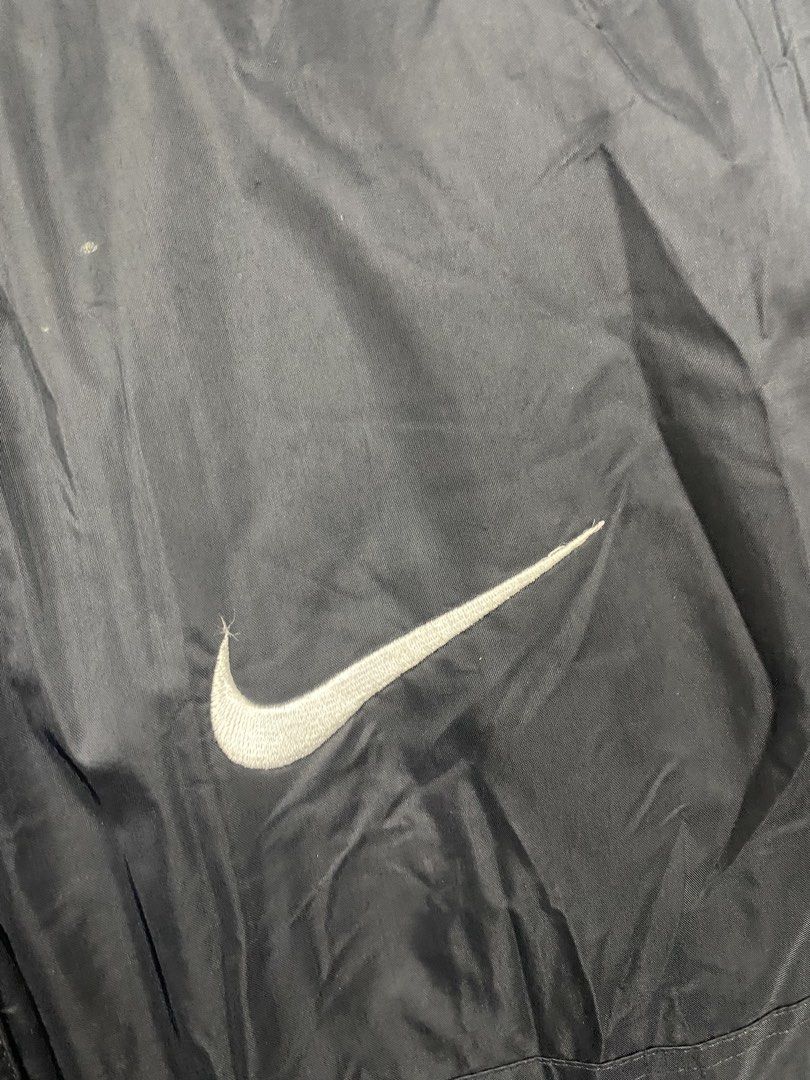 Vintage nike (Category: Hoodies) located in Manila. Submitted by hell_market (Listing ID 1463609585, Image 3). Description: .
