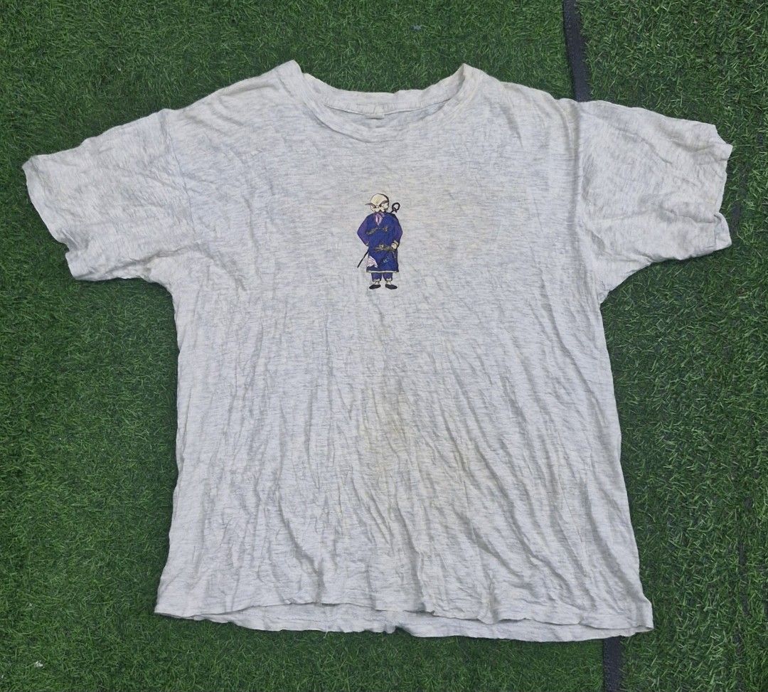 Vintage quizoo board game shirt (Category: Tshirts & Polo Shirts ) located in Pili. Submitted by the_g_thrift (Listing ID 1463677352, Image 2). Description: medium on tag dimes: 20 x 25 good condition single stitch all the way need tahiin armfit nya minimal yellow stain para kaya pang nang laba.