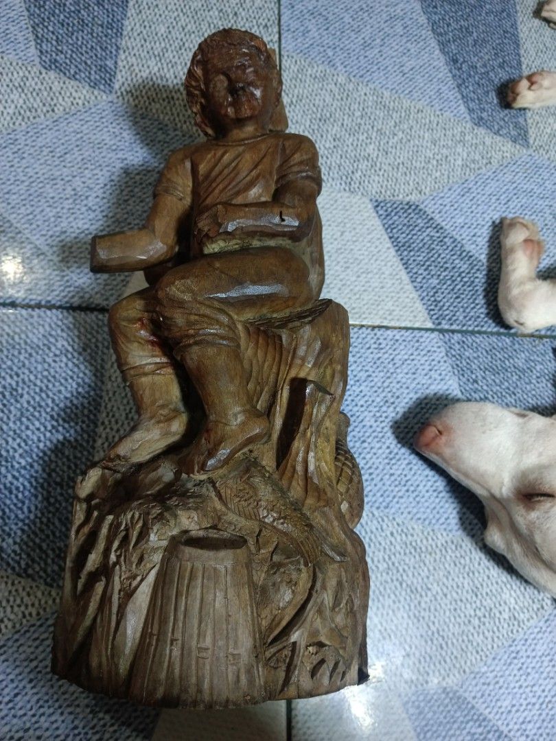 Vintage Sculpture (Category: Other Home Decor) located in Mandaluyong City. Submitted by theforgottentreasures (Listing ID 1463648459, Image 3). Description: 2300 pesos!!! 📌 Vintage wood Sculpture 16 inches tall solid wood what you see is what you get.