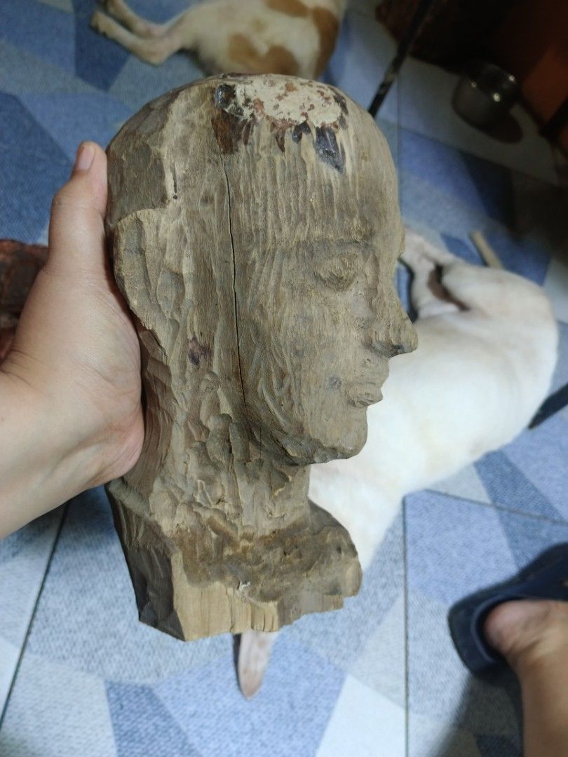 Vintage Sculpture Head (Category: Figurines & Statues) located in Mandaluyong City. Submitted by theforgottentreasures (Listing ID 1463651479, Image 2). Description: 1200 pesos!!! 📌 Vintag Sculpture Head 10 inches tall 16 inches circumference made of wood what you see is what you get.
