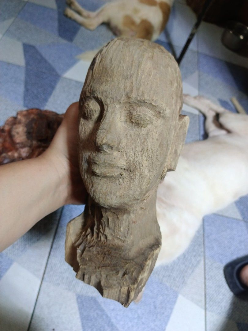 Vintage Sculpture Head (Category: Figurines & Statues) located in Mandaluyong City. Submitted by theforgottentreasures (Listing ID 1463651479, Image 1). Description: 1200 pesos!!! 📌 Vintag Sculpture Head 10 inches tall 16 inches circumference made of wood what you see is what you get.