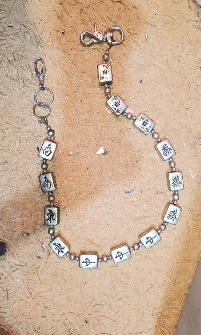 Vintage silver-tone metal wallet chain (Category: Jewelry) located in Midsayap. Submitted by macoy.picker (Listing ID 1463578290, Image 1). Description: Vintage silver-tone metal wallet chain 850 + SF Send Offer.