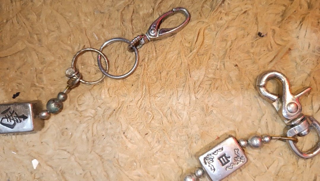 Vintage silver-tone metal wallet chain (Category: Jewelry) located in Midsayap. Submitted by macoy.picker (Listing ID 1463578290, Image 2). Description: Vintage silver-tone metal wallet chain 850 + SF Send Offer.