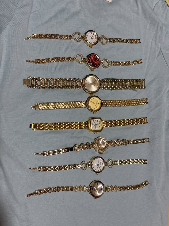 Vintage Watch for TAKE ALL (Category: Women's Watches) located in Balagtas. Submitted by sabrinacarpenteroww (Listing ID 1463708511, Image 2). Description: vintage watch for take all w box.