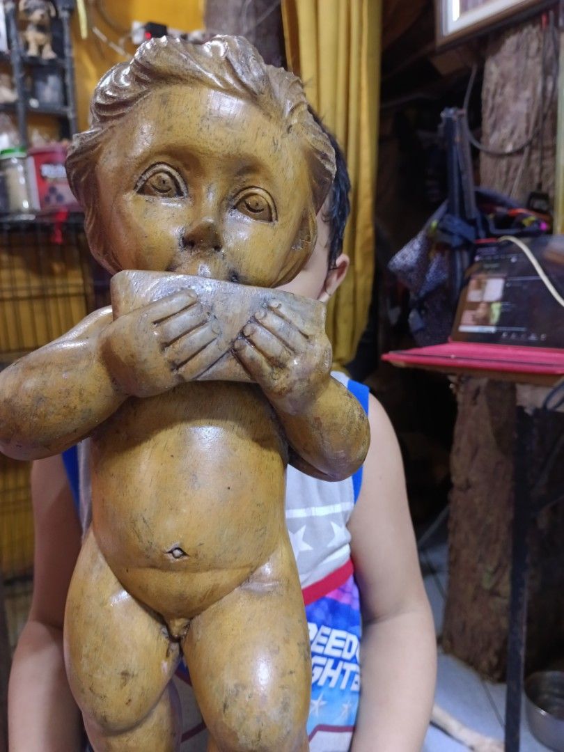 Vintage Wooden Display (Category: Vintage Collectibles) located in Mandaluyong City. Submitted by theforgottentreasures (Listing ID 1463652472, Image 3). Description: 1800 pesos!!! 📌 Vintage Wood Display 16 inches tall made of wood what you see is what you get.