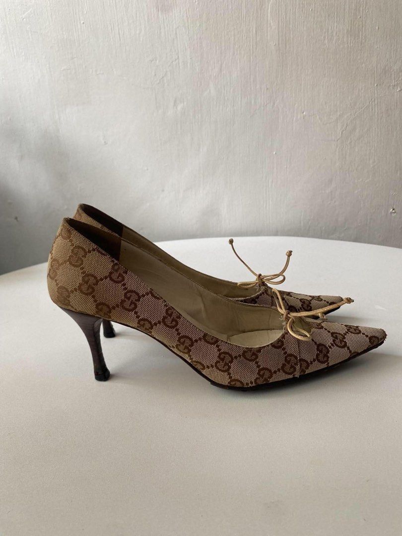 Vintge Gucci Monogram Heels (Category: Heels) located in Cebu City. Submitted by gummybearsworld (Listing ID 1463693006, Image 3). Description: sign of usage size 37 1/2 .