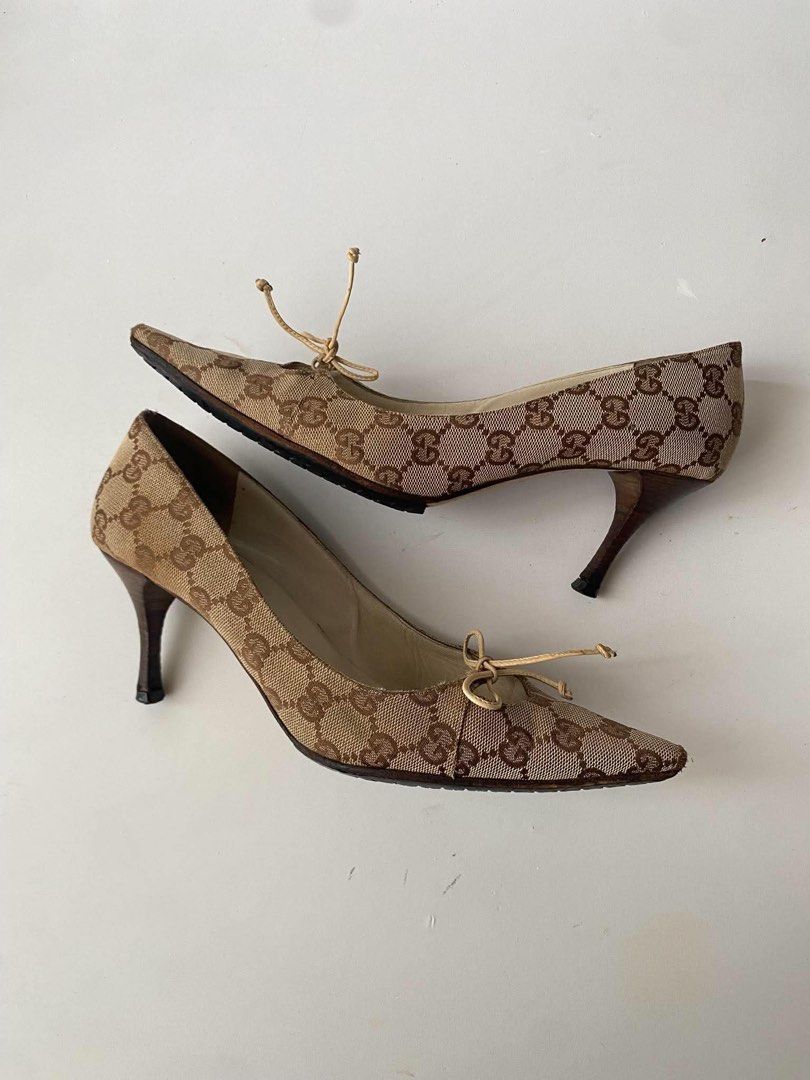 Vintge Gucci Monogram Heels (Category: Heels) located in Cebu City. Submitted by gummybearsworld (Listing ID 1463693006, Image 2). Description: sign of usage size 37 1/2 .