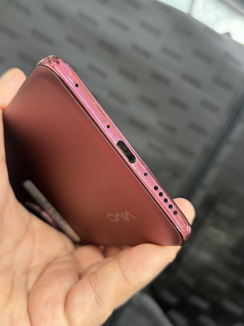VIVO V50 (Category: Vivo) located in Manila. Submitted by s.khadijah_ (Listing ID 1463596507, Image 3). Description: Good as New Vivo v50 12/512 GB.