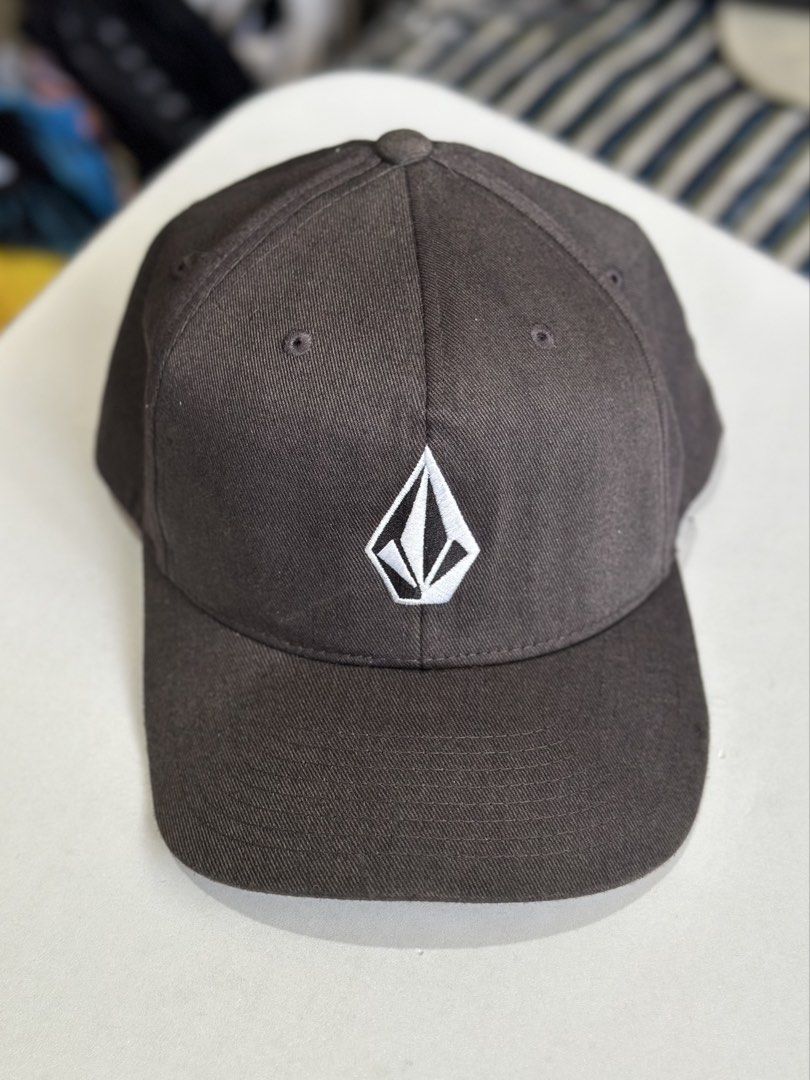 Volcom Flexfit Cap Grey S-M (Category: Caps & Hats) located in Daet. Submitted by thrifthings2018 (Listing ID 1463576154, Image 2). Description: - Grey Volcom Cap - Flexfit Style - Size: S-M - Material: Polyester and Cotton Blend - Perfect for Everyday Wear.