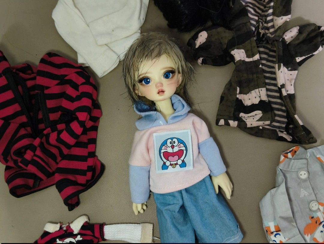 VOLKS KAKERU YOSD BJD (Category: Kids Toys) located in Manila. Submitted by fyreborn (Listing ID 1463689615, Image 3). Description: For Sale: Volks Kakeru bjd yosd (1/6 scale) *Not sure if recast (please double check din since di ako sure) *Each body parts has VS (Volks logo) *Has Volks Head plate *No COA *No head magnets (I think may purchaseable sa orange app) *Yellowed Inclusions: - 1 pair of eyes - Clothes - New Faceup - 2 wigs Price: Php7,00