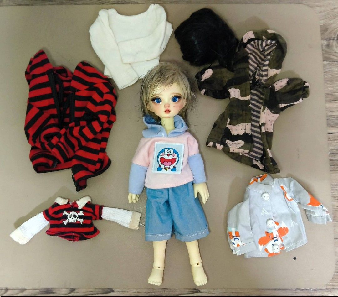VOLKS KAKERU YOSD BJD (Category: Kids Toys) located in Manila. Submitted by fyreborn (Listing ID 1463689615, Image 1). Description: For Sale: Volks Kakeru bjd yosd (1/6 scale) *Not sure if recast (please double check din since di ako sure) *Each body parts has VS (Volks logo) *Has Volks Head plate *No COA *No head magnets (I think may purchaseable sa orange app) *Yellowed Inclusions: - 1 pair of eyes - Clothes - New Faceup - 2 wigs Price: Php7,00