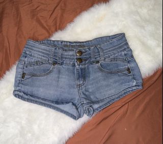 (Category: ) located in . Submitted by maureenn10 (Listing ID 1463575323, Image 1). Description: .