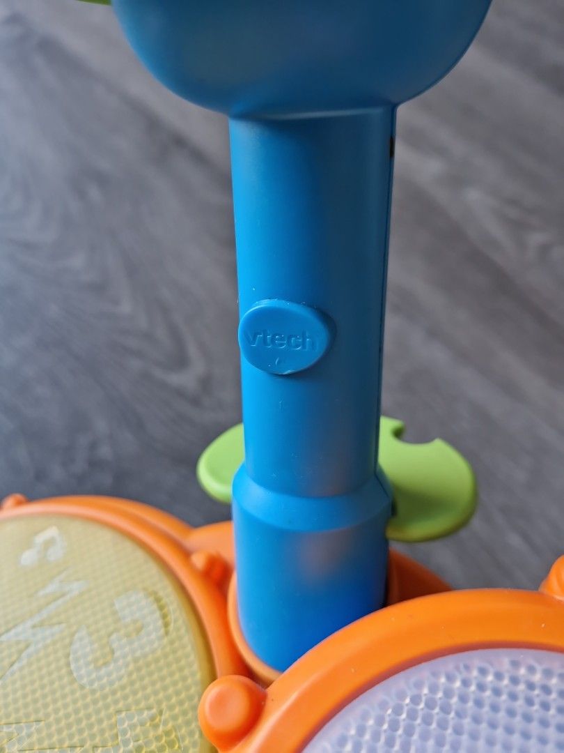 Vtech drumset toy (Category: Interactive Toys) located in Quezon City. Submitted by declttermum (Listing ID 1463609143, Image 2). Description: Preloved vtech drumset toy for toddler. Battery operated, tested working. Missing sticks. Wysiwyg. Available by December. #vtech #vtechtoys #interactivetoy #educationaltoy #drumsettoy #musicaltoy .