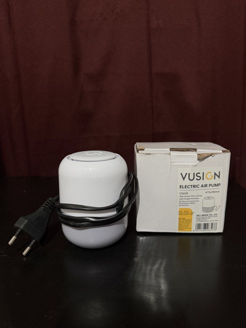 Vusign VS600 Electric Air Pump (Category: Looking For) located in Caloocan City. Submitted by rohllee (Listing ID 1463559785, Image 1). Description: • Brand/Model: Vusign Electric Air Pump VS600 • Dimensions: 75 x 98 mm • Function: Portable electric suction pump for compressing clothes and vacuum storage bags • Features: Lightweight, includes a 60-second automatic shutdown safety protection feature.