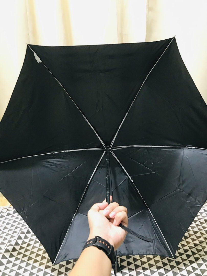WATERFRONT SLIM UMBRELLA (Category: Umbrellas) located in Gamu. Submitted by 2022bagsbunny (Listing ID 1463619423, Image 3). Description: .