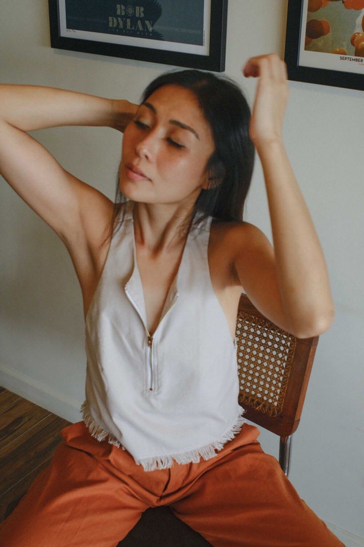 Wear Anika Roth Top (Category: Sleeveless) located in Navotas City. Submitted by prebychenchen (Listing ID 1463637119, Image 1). Description: - LP POSTED .