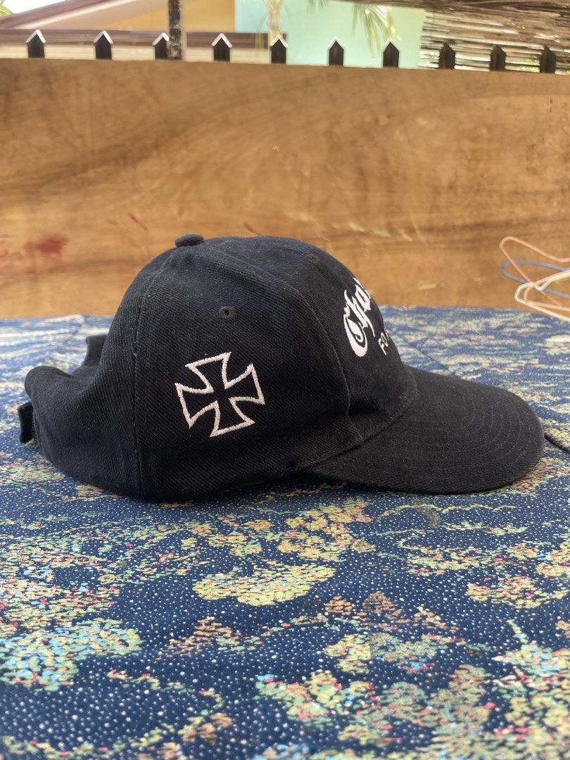 WEST COAST CHOPPERS‼️‼️‼️ (Category: Caps & Hats) located in Dumaguete. Submitted by Jazpherto (Listing ID 1463715339, Image 2). Description: one size fits all very presentable condition *may basag yung brim see last pic 450 add 85 shipping fee.