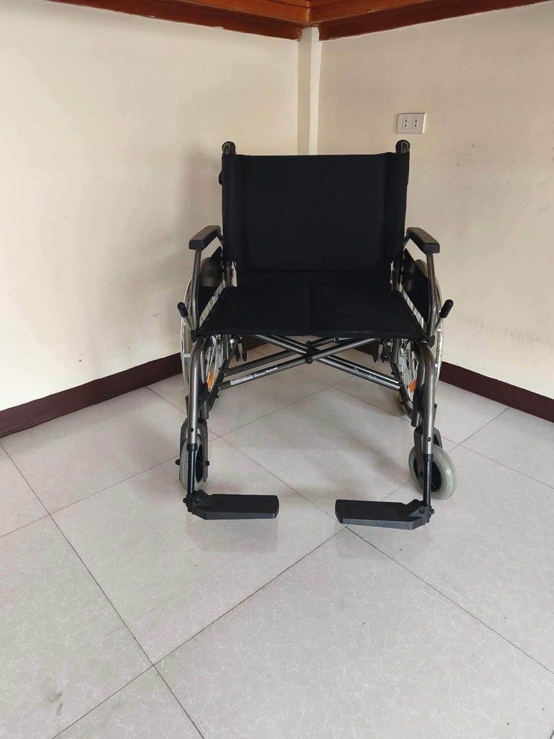 Wheelchair Bariatric (Category: Rehabilitative Devices) located in Cainta. Submitted by reabilty (Listing ID 1463708005, Image 2). Description: 🦽 HEAVY-DUTY WHEELCHAIR — Up to 250kg Capacity! ✅ Extra strong reinforced frame • Wide seat • Sturdy durable fabric • Foldable • Detachable footrests & armrests • Smooth big wheels • Excellent condition — ready to use! 📍 Available at Reability Medical ✅ FULL DESCRIPTION Heavy-Duty Bariatric Wheelchair —