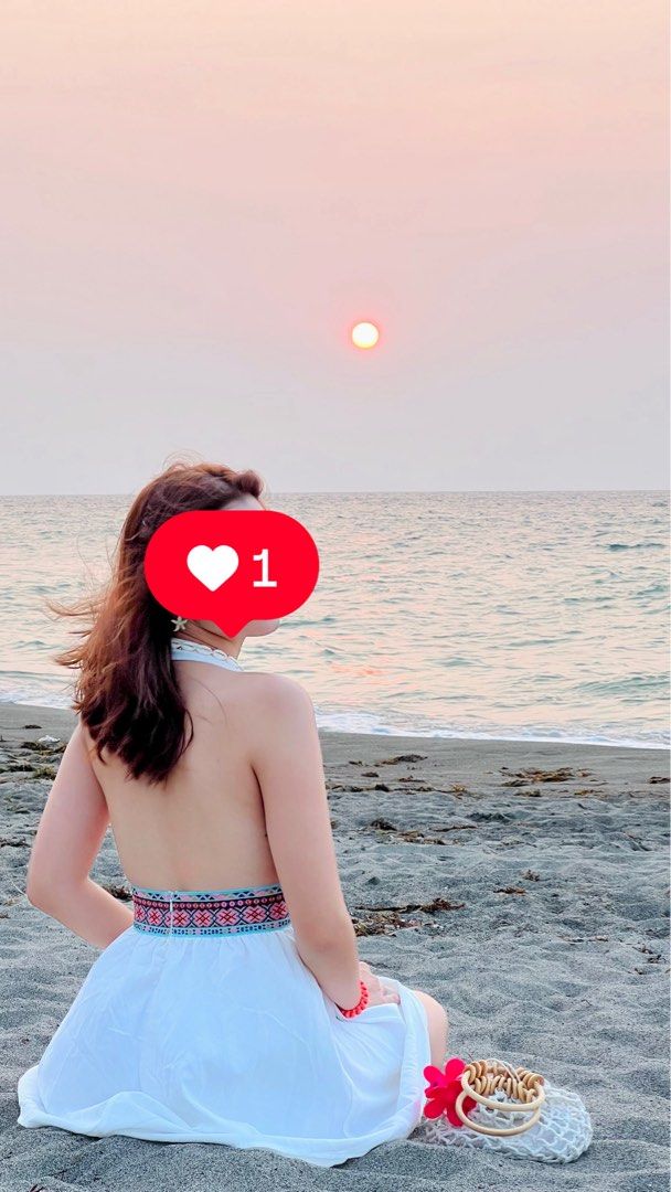 White beach dress (Category: Dresses) located in Manila. Submitted by baeeeeee (Listing ID 1463660718, Image 2). Description: Used twice as seen on the pics.