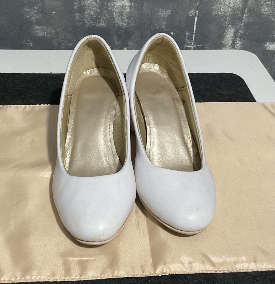 White Heels for Registered Nurse Oath taking (Category: Heels) located in Manila. Submitted by noblewater-1a3b (Listing ID 1463621615, Image 3). Description: Preloved White Oath-taking Shoes Size : 7 Use twice for my Clinical Graduation in Trinity University of Asia - St. Luke’sCollege of Nursing and the used twice during my Board Oath taking as Registered Nurse. Bought last May 2025. No damages or issues, Likely new. .