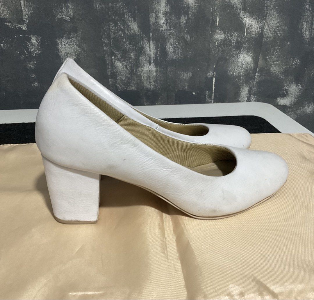 White Heels for Registered Nurse Oath taking (Category: Heels) located in Manila. Submitted by noblewater-1a3b (Listing ID 1463621615, Image 2). Description: Preloved White Oath-taking Shoes Size : 7 Use twice for my Clinical Graduation in Trinity University of Asia - St. Luke’sCollege of Nursing and the used twice during my Board Oath taking as Registered Nurse. Bought last May 2025. No damages or issues, Likely new. .