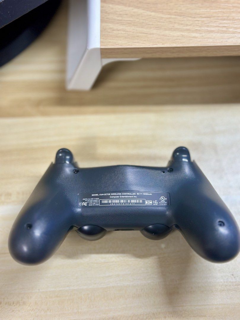 Wireless controller (Category: Controllers) located in Kuala Lumpur. Submitted by grandstone_836c26 (Listing ID 1463597813, Image 2). Description: Cod area Putrajaya jauh boleh pos..