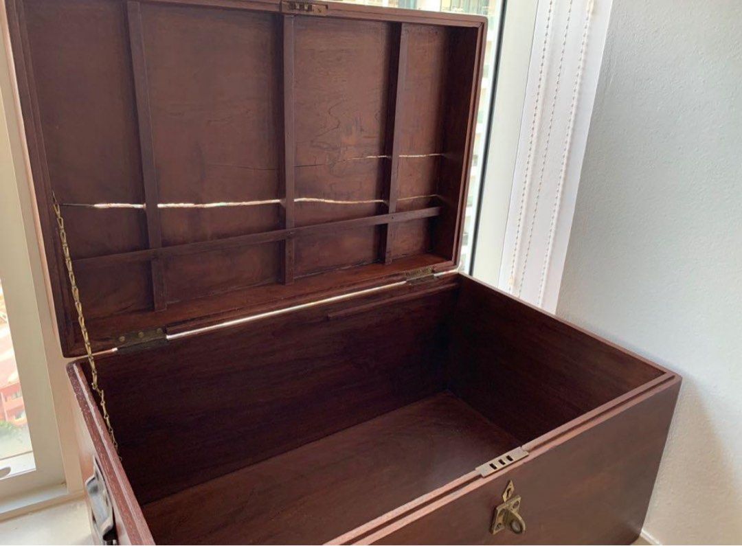 Wooden Chest box (Category: Vintage Collectibles) located in Singapore. Submitted by doodlepie (Listing ID 1463580098, Image 3). Description: Vintage chest box. Self pick up .