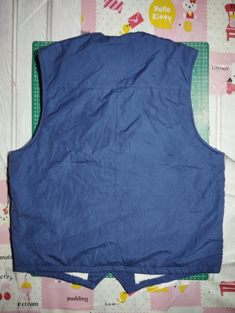 World Island Vest (Category: Vests) located in Makati City. Submitted by christhrift10 (Listing ID 1463607461, Image 3). Description: World Island Vest Large on tag 21x25 Good condition P150+sf Loc.Olympia, Makati Pick-up or delivery Gcash ready if J&T.