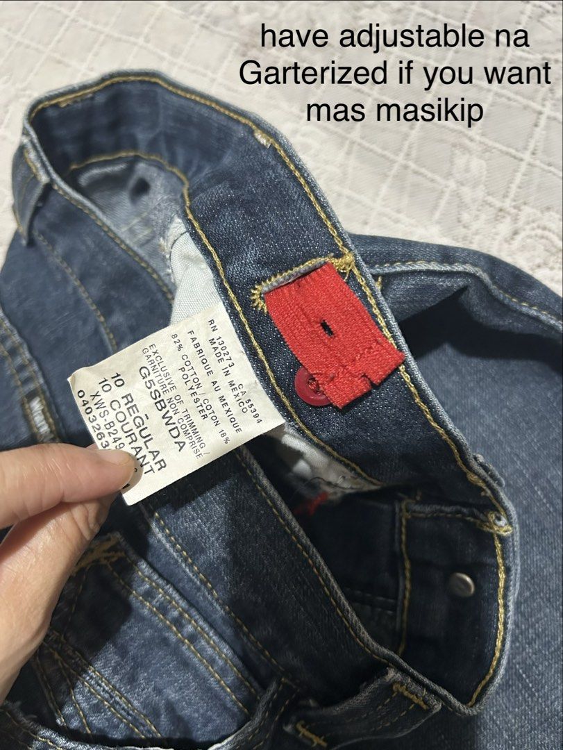 Wrangler Boys' Regular Fit Jeans Size 10 (Category: Babies & Kids Fashion) located in Plaridel. Submitted by ilovebubu28 (Listing ID 1463637849, Image 3). Description: - Brand: Wrangler - Size: 10 Regular Fit - Color: Dark Wash Denim - Features: Adjustable garterized waist for a snugger fit - Origin: Made in Mexico - Ideal for: Everyday wear Length 31.5” .