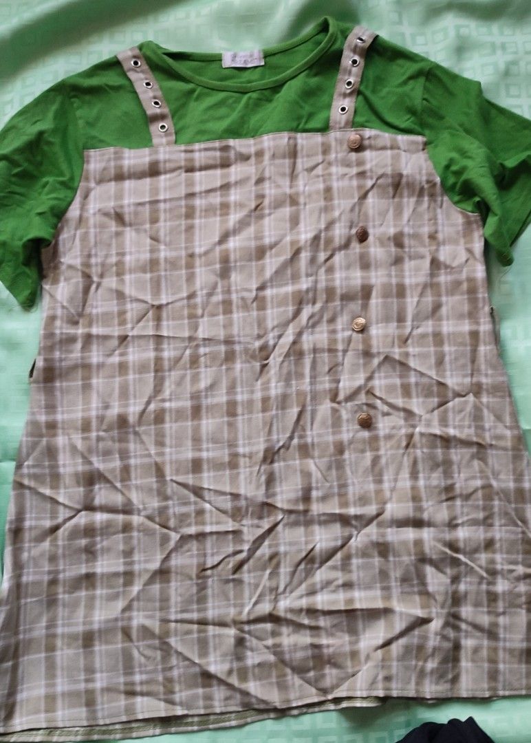XL bundle (Category: Dresses) located in Manila. Submitted by clickcartmama (Listing ID 1463557523, Image 3). Description: decluttering: army green pants never used lace dress (pinkish purple) green short dress black long sleeve dress.