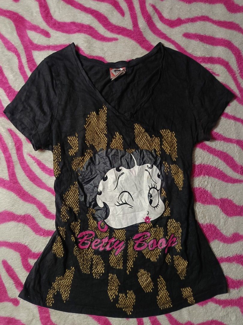 Y2k betty boop black top (Category: Blouses) located in Binangonan. Submitted by uhwhynot (Listing ID 1463738218, Image 1). Description: .