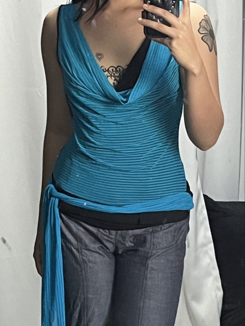 Y2k Blue cowl neck tie top (Category: Sleeveless) located in Bulacan. Submitted by _lokaa (Listing ID 1463564197, Image 2). Description: no flaws small to med.