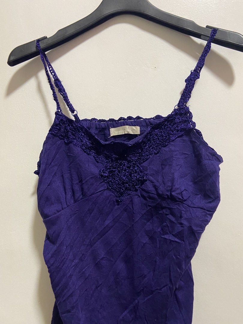y2k cami sole beaded along the neckline (Category: Sleeveless) located in Cagayan de Oro. Submitted by timeless_trends (Listing ID 1463709286, Image 2). Description: dm for more details .