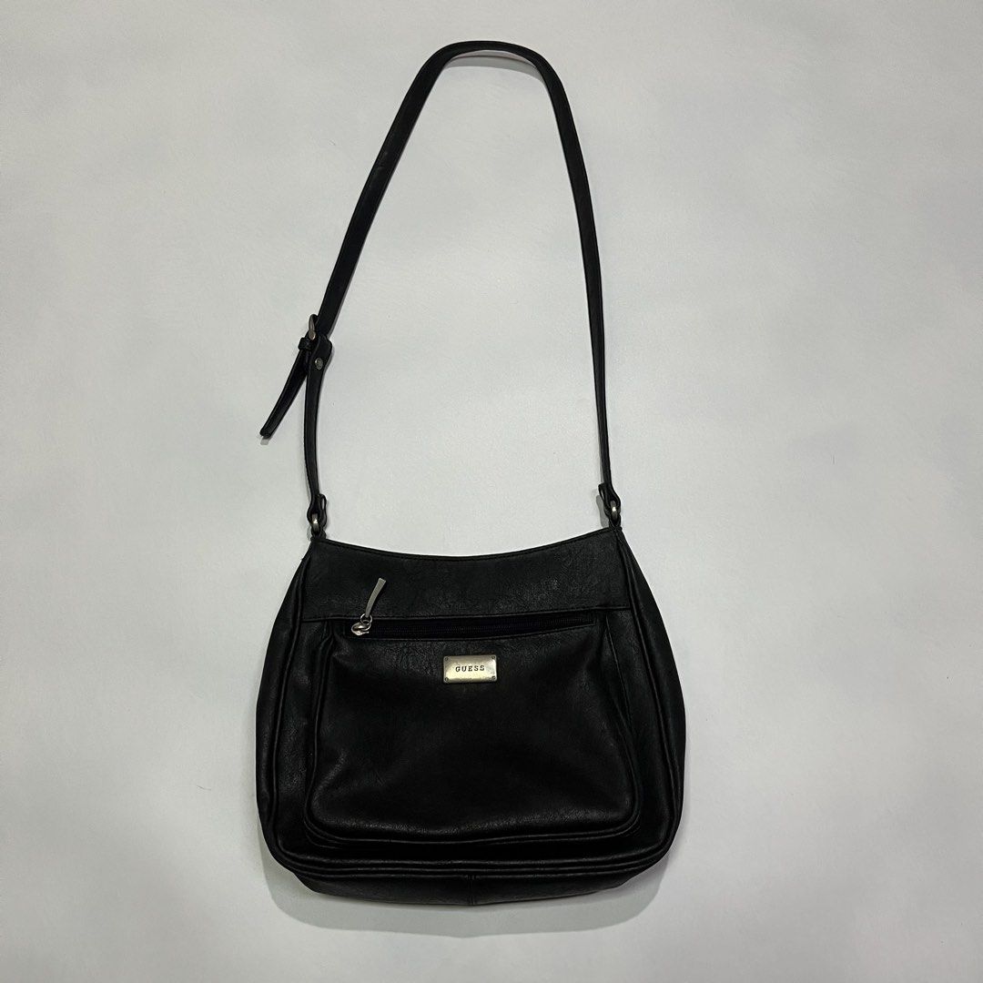 Y2k guess black bag (Category: Shoulder Bags) located in Quezon City. Submitted by thriftrage (Listing ID 1463660633, Image 1). Description: Issue check photo.