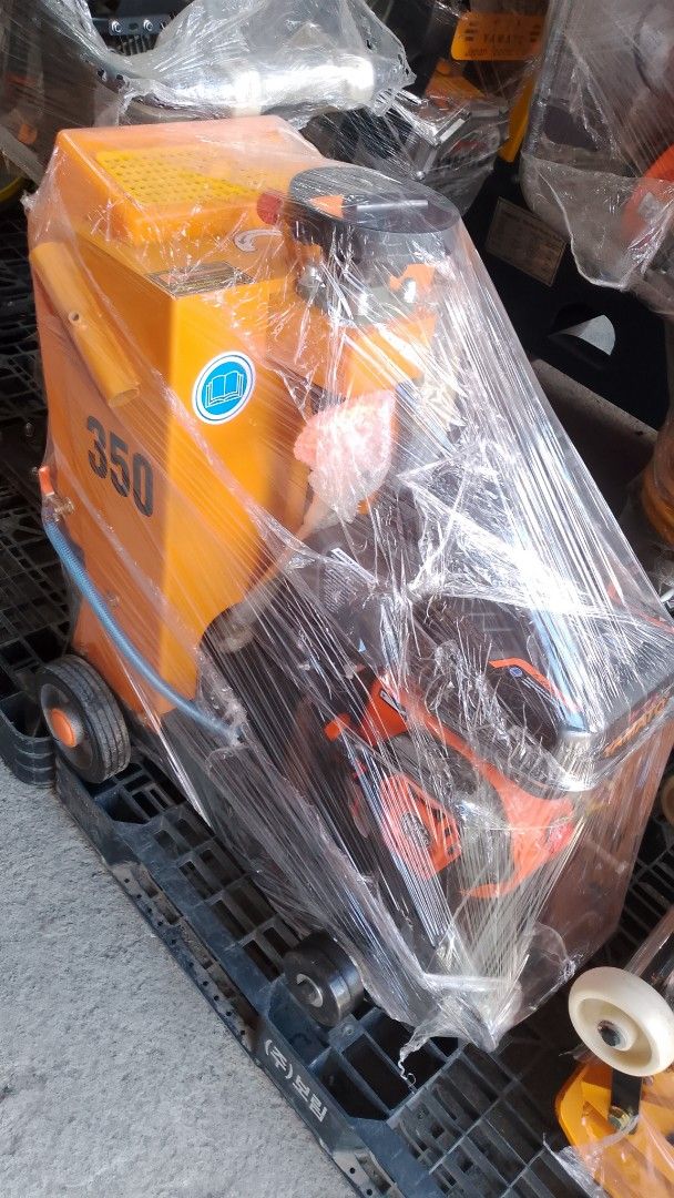 YAMATO GASOLINE CONCRETE CUTTER (Category: Announcements) located in Manila. Submitted by ivanruazol (Listing ID 1463567352, Image 1). Description: Yamato Gasoline Concrete Cutter SPEECS👇 POWER:6.5HP SPEED:3600RPM SIZE:1200X600X1000mm SAW BLADE DIAMETER:350mm CUTTING DEPTH:135mm WATER TANK CAP:120L WEIGHT:120KG #TATAKYAMATO #HEAVYDUTY #GOODQUALITY #HIGHQUALITY Mode of payment: COD | COP! G-Cash | Bank Transfer LOCATION 📍 WE'RE LOCATED AT Signag