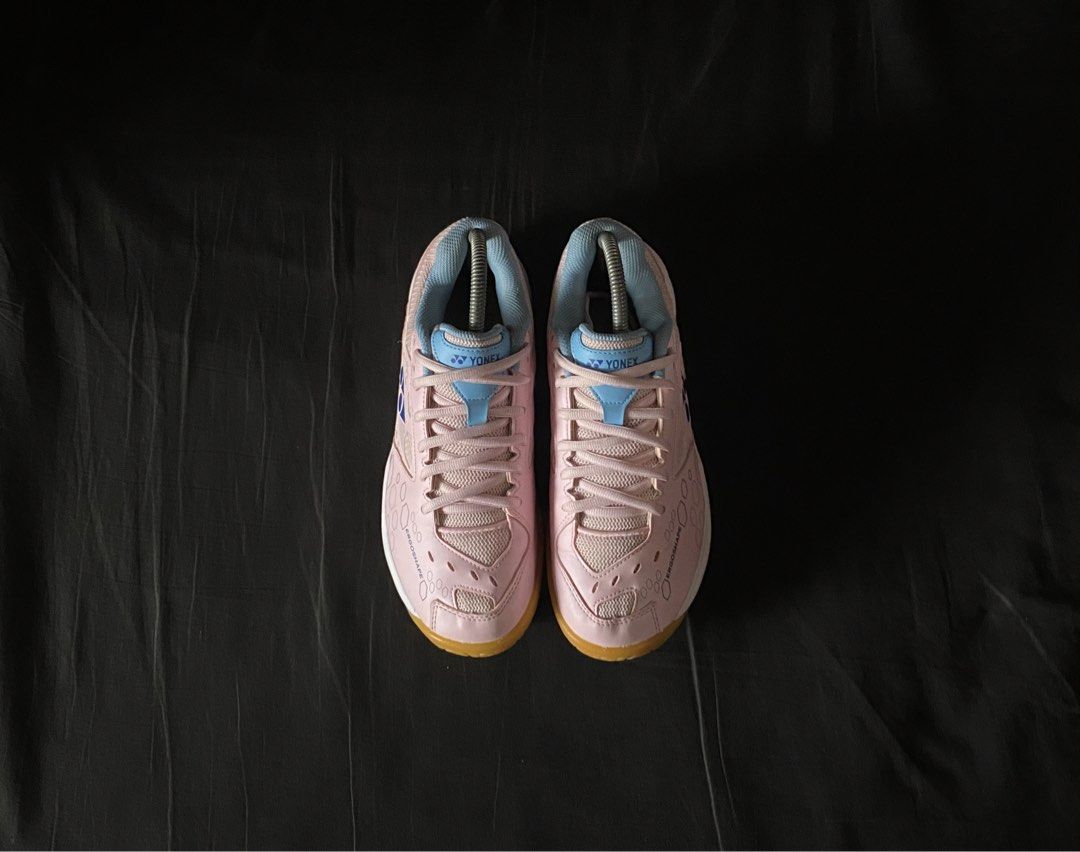 Yonex Power Cushion 101CR (Category: Sneakers) located in San Carlos. Submitted by ddri.pshop (Listing ID 1463679216, Image 3). Description: Yonex Power Cushion 101CR size US 8 women / 39 euro / 24.5 cm excellent condi .
