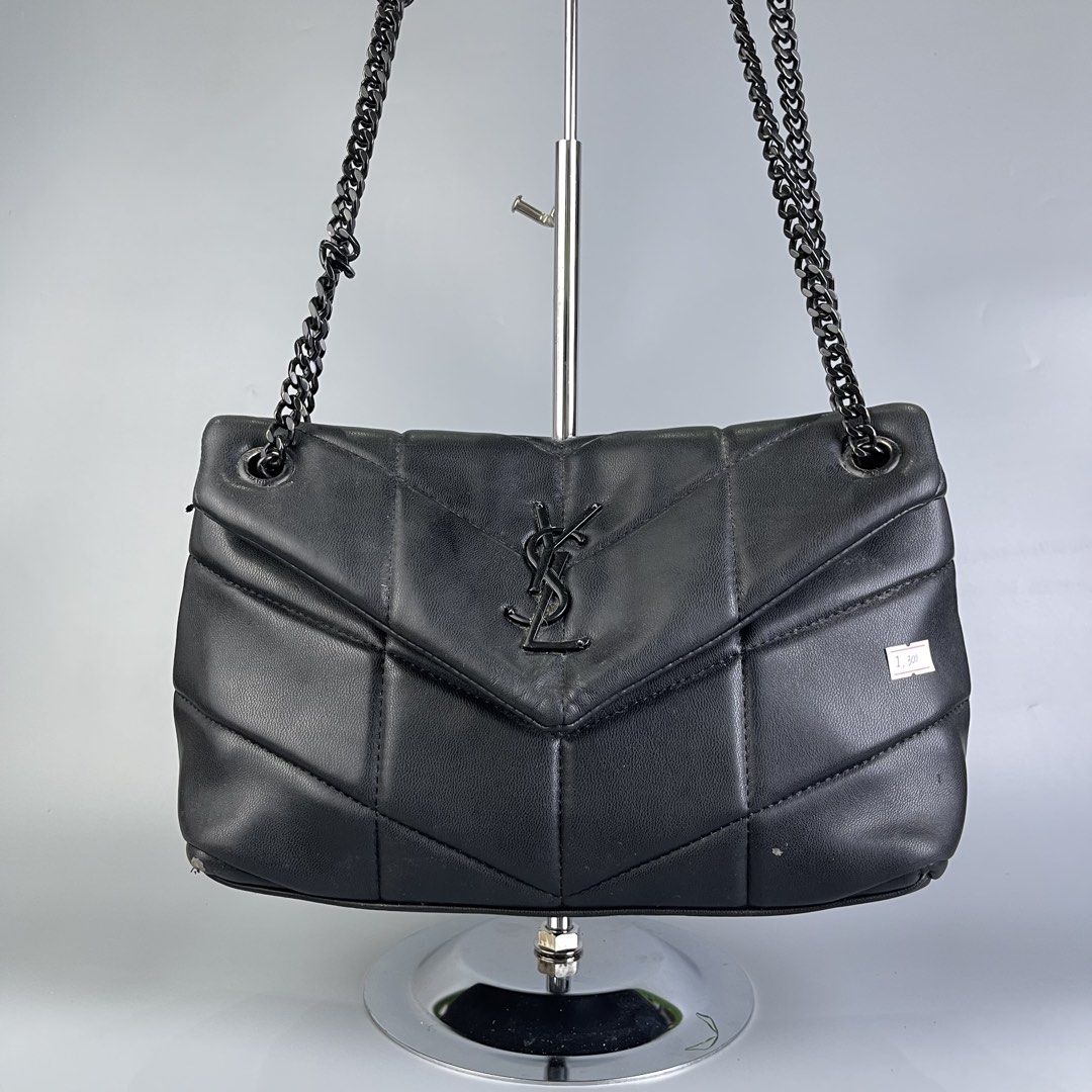 Ysl bag (Category: Cross-body Bags) located in San Fernando. Submitted by sapatusannisean (Listing ID 1463595393, Image 1). Description: .