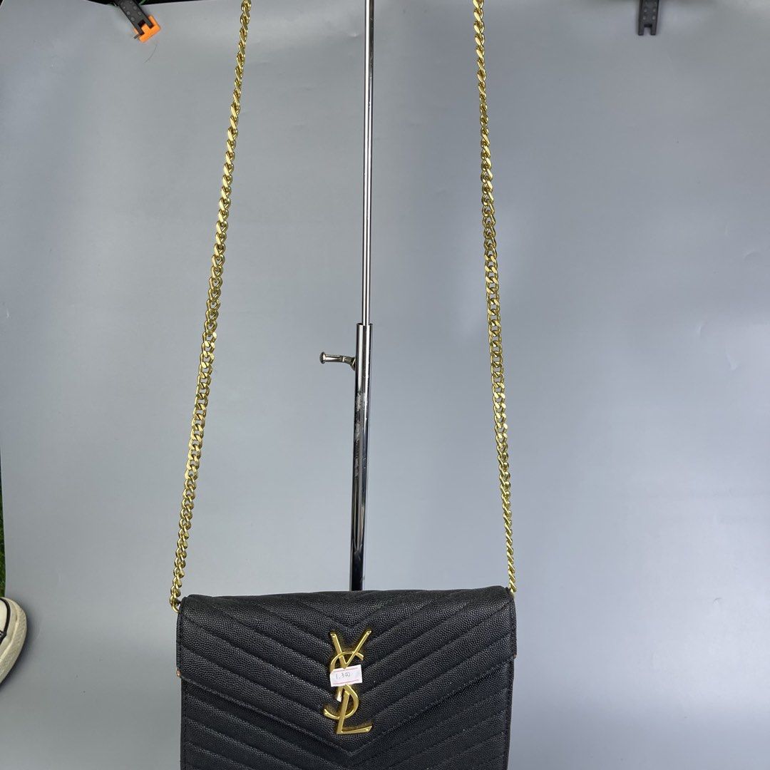 ysl bag (Category: Cross-body Bags) located in San Fernando. Submitted by sapatusannisean (Listing ID 1463666887, Image 3). Description: .