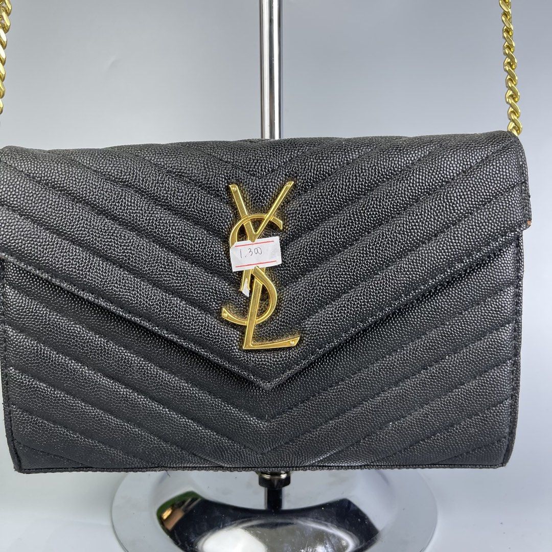 ysl bag (Category: Cross-body Bags) located in San Fernando. Submitted by sapatusannisean (Listing ID 1463666887, Image 2). Description: .