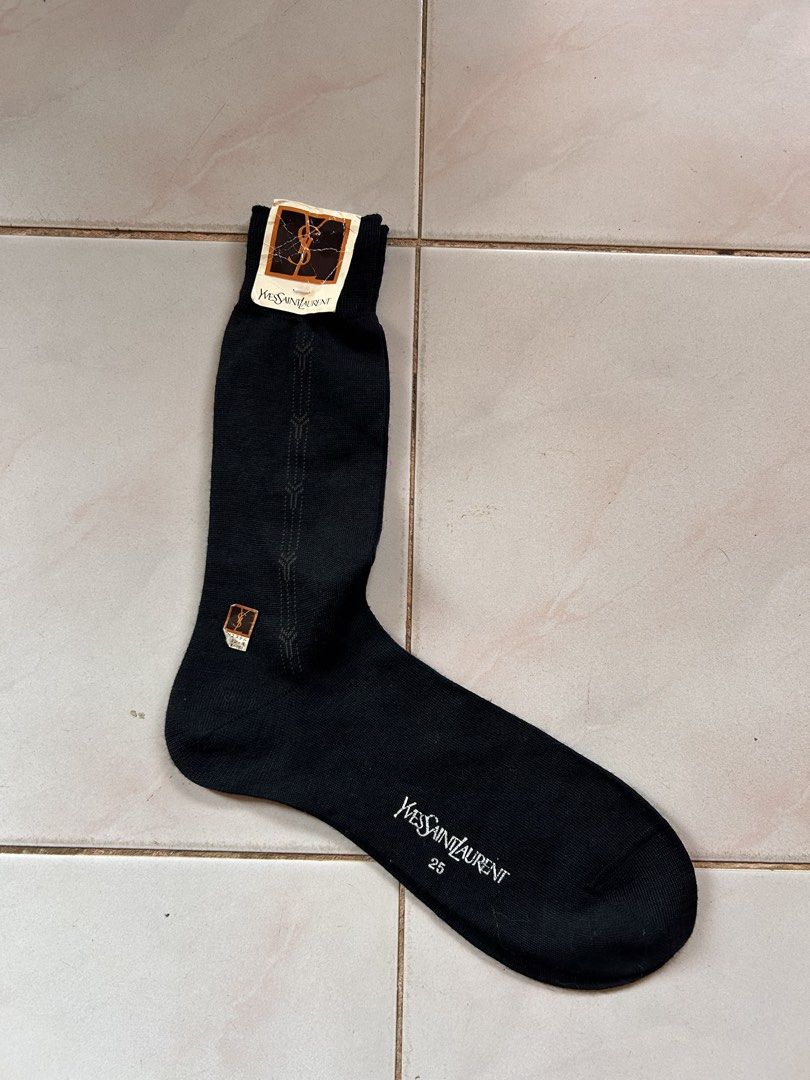 ysl Socks for men 🔥 (Category: Shoe inserts & accessories) located in Jinoba-an. Submitted by eegiboy (Listing ID 1463594631, Image 1). Description: Wts: Ysl for men socks Large Excellent condition 350plussf Dm me if interested thankyou.