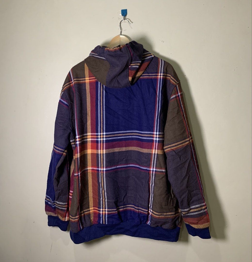 Z ARA (Category: Hoodies) located in Molave. Submitted by mysticbird_38213e (Listing ID 1463703890, Image 3). Description: Good condition No issue Sobrang ganda ng details Solid po nito sir! .