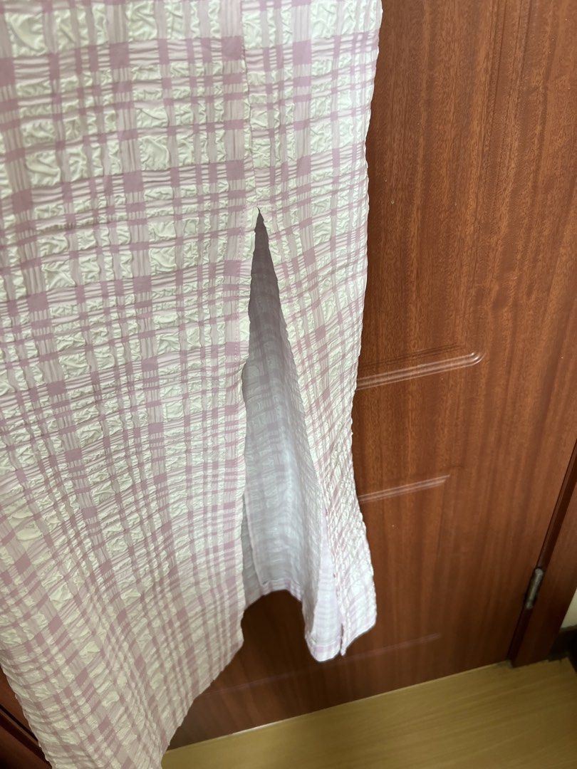 Zara (Category: Dresses) located in Cebu City. Submitted by barbiejenz_cat (Listing ID 1463646094, Image 3). Description: .